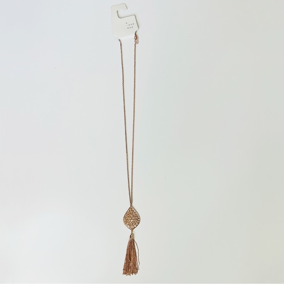 NWT A New Day Gold Leaf Pendant Tassel Drop Necklace - Picture 2 of 8